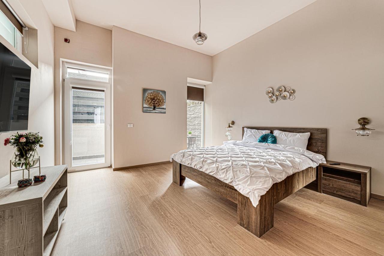 Ultra Central Apartment With Private Terrace Arad Exterior foto