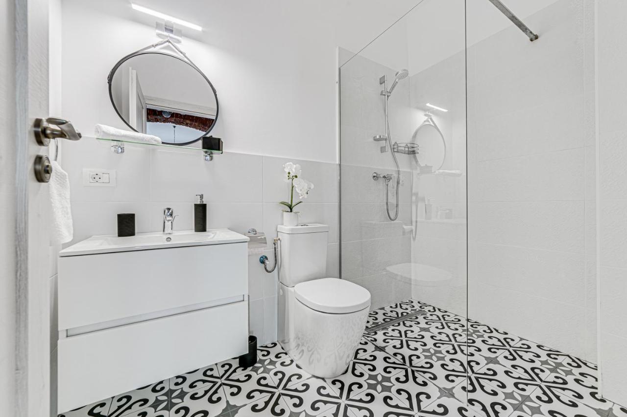 Ultra Central Apartment With Private Terrace Arad Exterior foto
